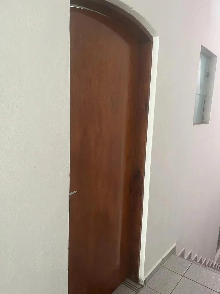 Casa GRANDE, 153m², Térrea com 03 quartos, 02 Vagas de Garagem Coberta, para locação no Jardim Ipê 4, São Bernardo do Campo - SP