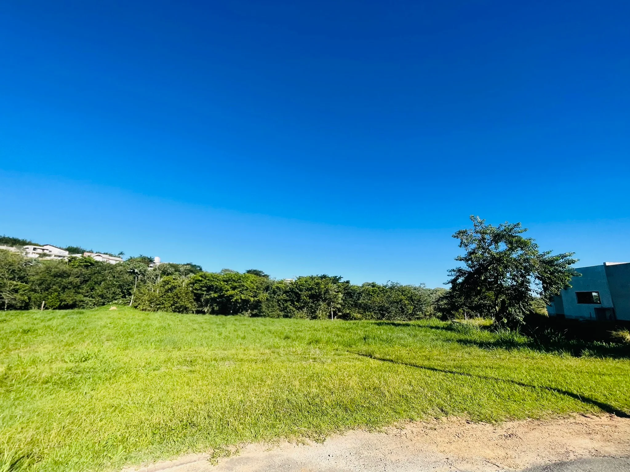 Terreno à venda com 1.500 m² no Condomínio Village da Serra em Tremembé/SP