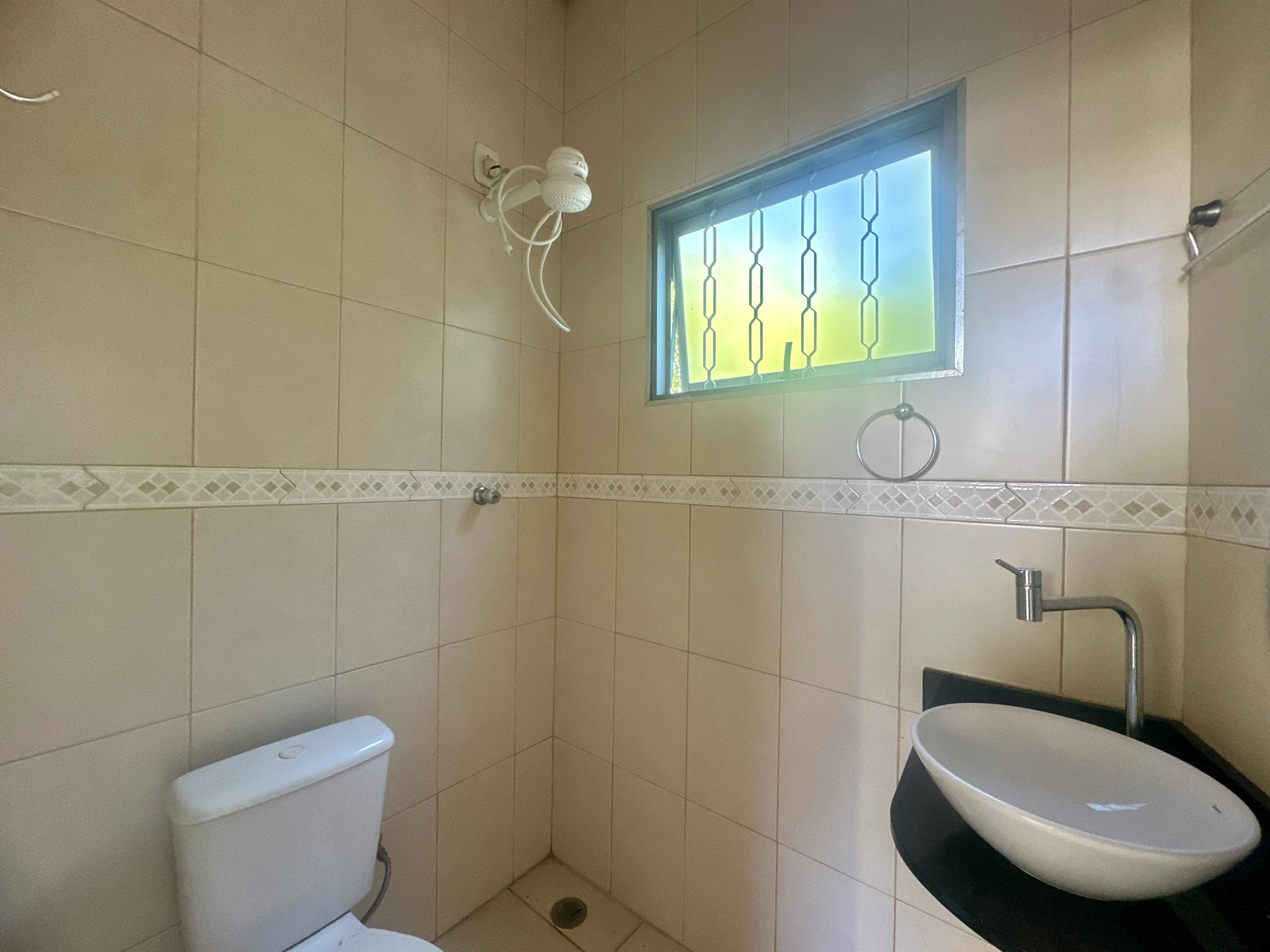Casa para venda e locação no Condomínio Taubaté Village em Taubaté/SP.