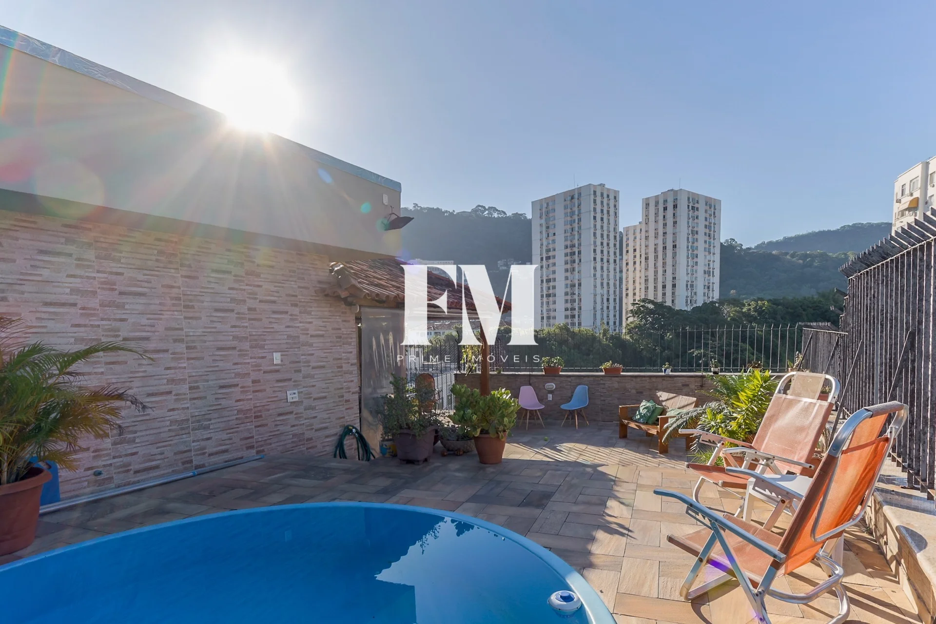 Laranjeiras | Cobertura Duplex | 3 Quartos (2 Suítes) | 208m² com Espaço Gourmet e 3 Vagas