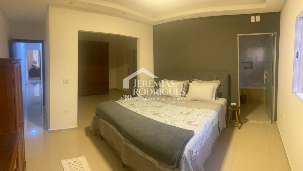 Casa à venda com 3 dormitórios no Condomínio Moema Ville em Pindamonhangaba/SP