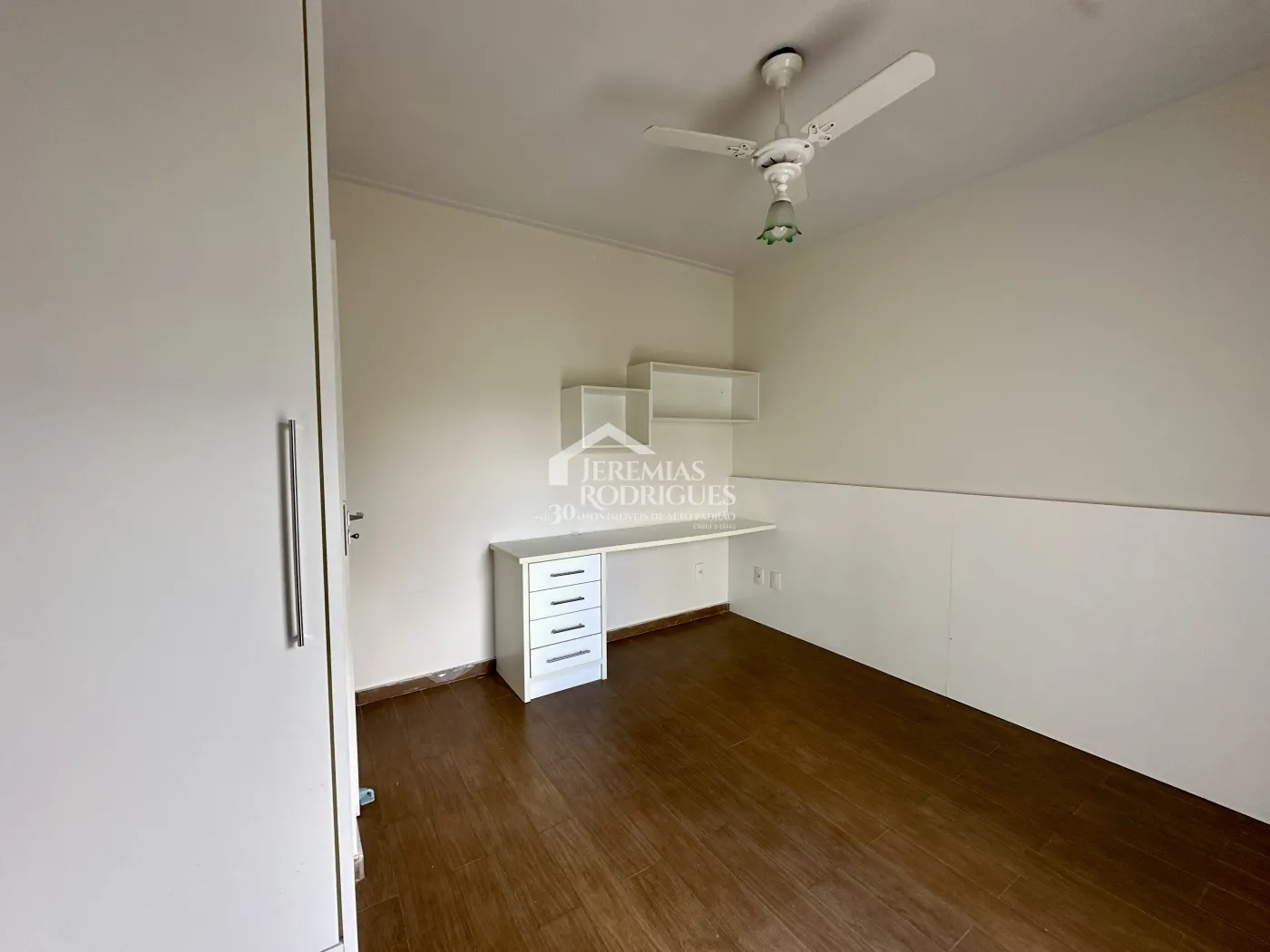 Casa para venda e locação com 4 suítes no Condomínio Campos do Conde II em Tremembé/SP