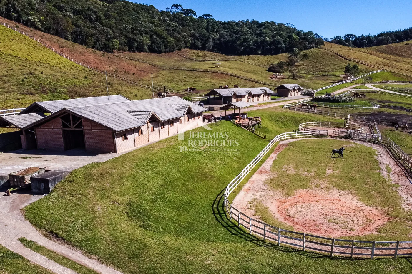Fazenda com 2.904.000 m² - Sapucaí-Mirim - MG