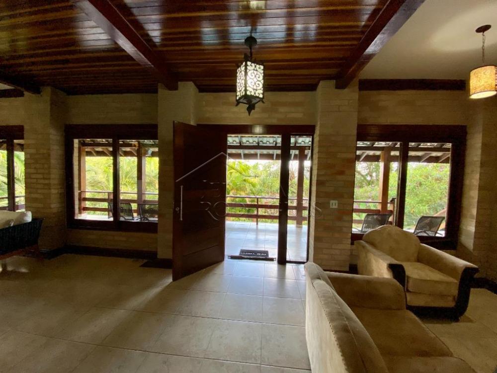 Casa à venda no Condomínio Domingas Dias em Ubatuba/SP.