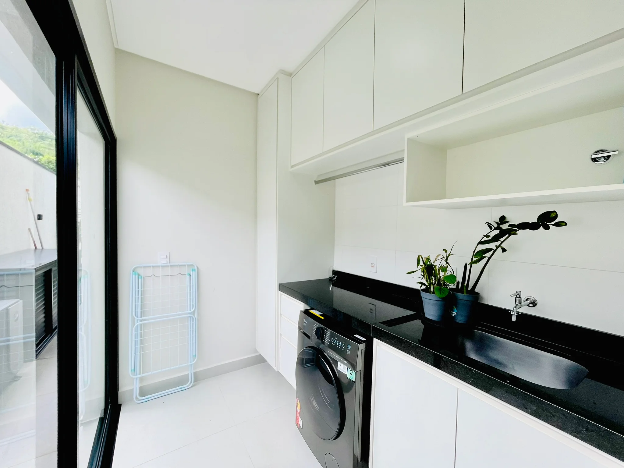 Casa à venda com 4 dormitórios no Condomínio Cyrela Landscape em Taubaté/SP. 