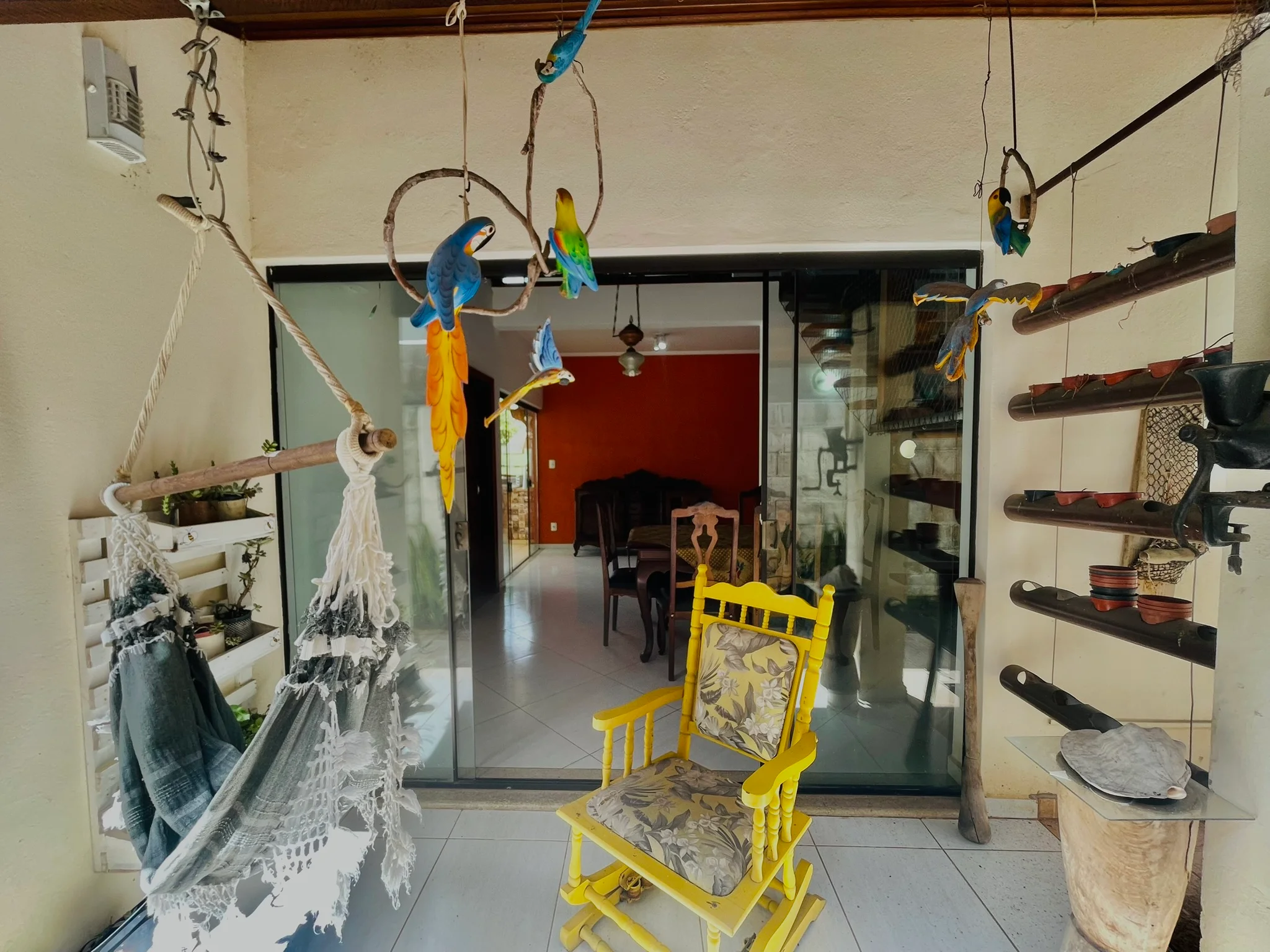 Casa à venda com 4 dormitórios no Condomínio Real Ville em Pindamonhangaba/SP. 