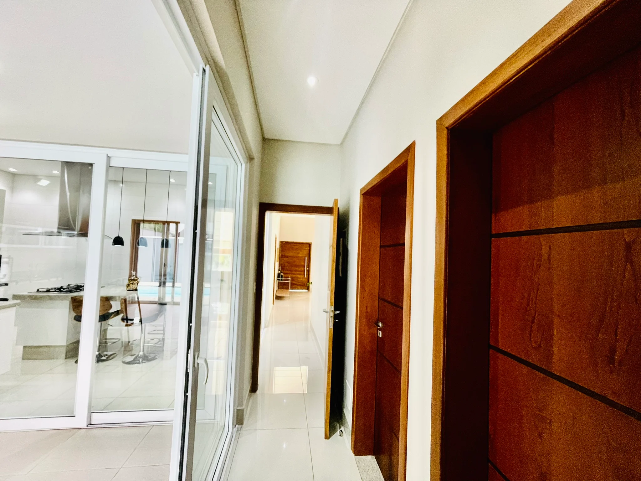 Casa à venda com 3 suítes no Condomínio Residencial San Marco em Taubaté/SP