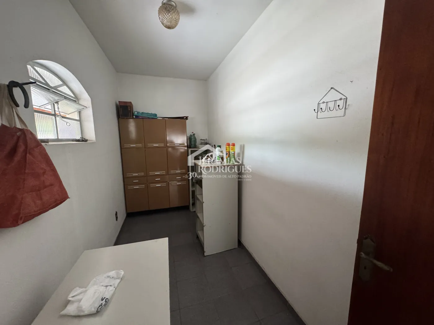 Área com imóvel residencial para venda no bairro Crispim em Pindamonhangaba/SP