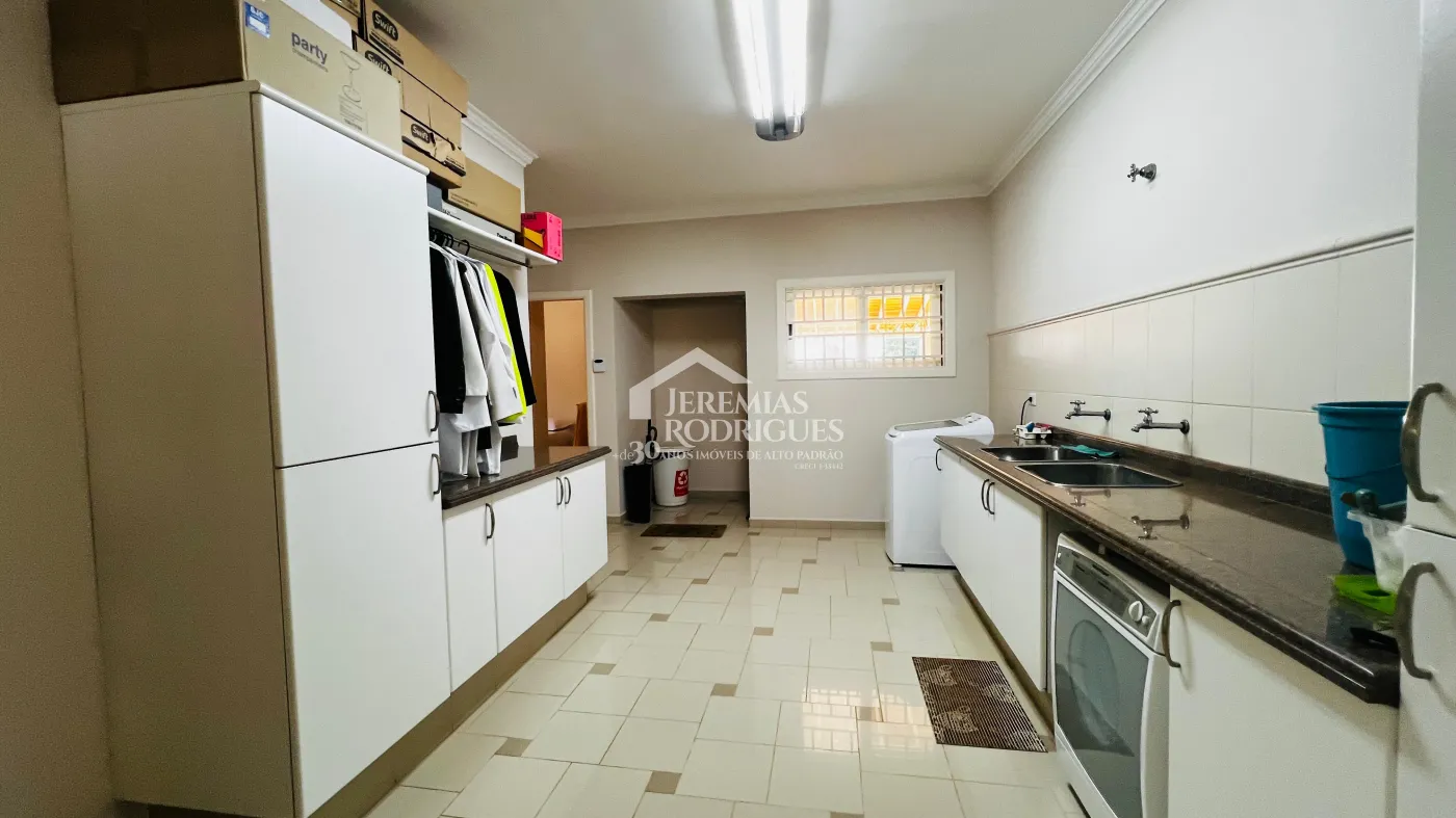 Casa para venda e locação com 6 dormitórios no Condomínio Chácaras Cataguá em Taubaté/SP.