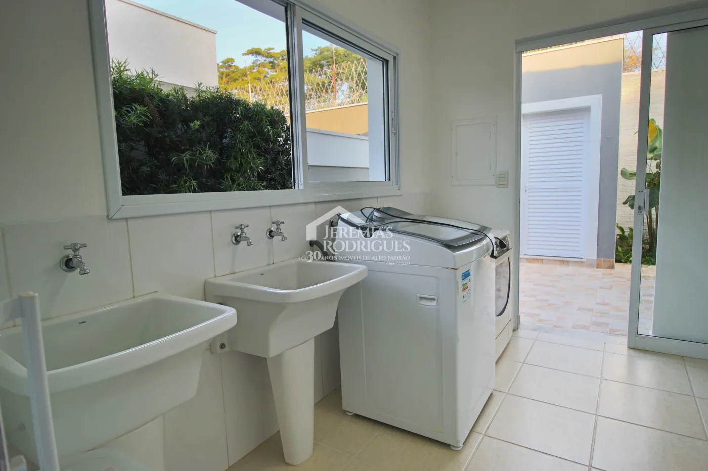 Casa com 3 suítes, 342 m² - Condomínio Taubaté Village - Taubaté/SP.