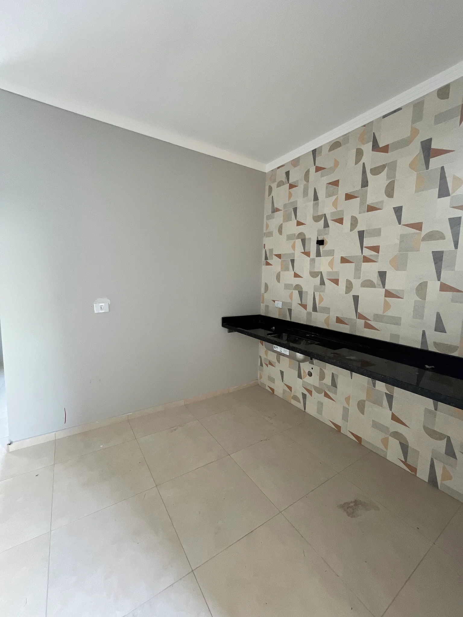 Casa à venda no Portal dos Eucaliptos em Pindamonhangaba com suíte
