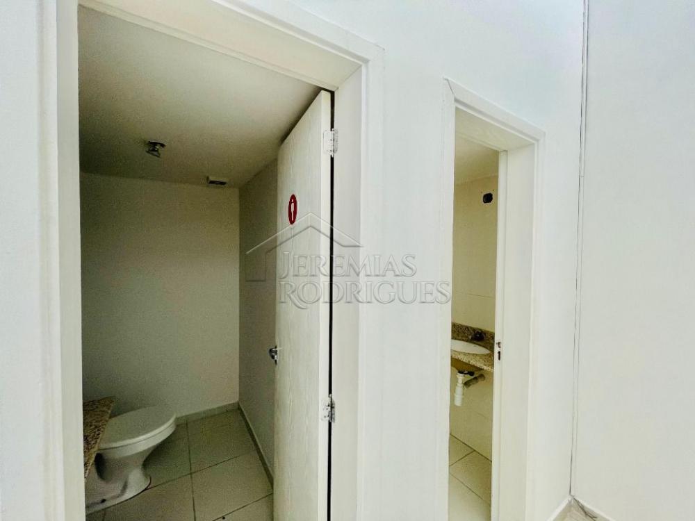 Comercial comercial para locação no Centro em Taubaté/SP.