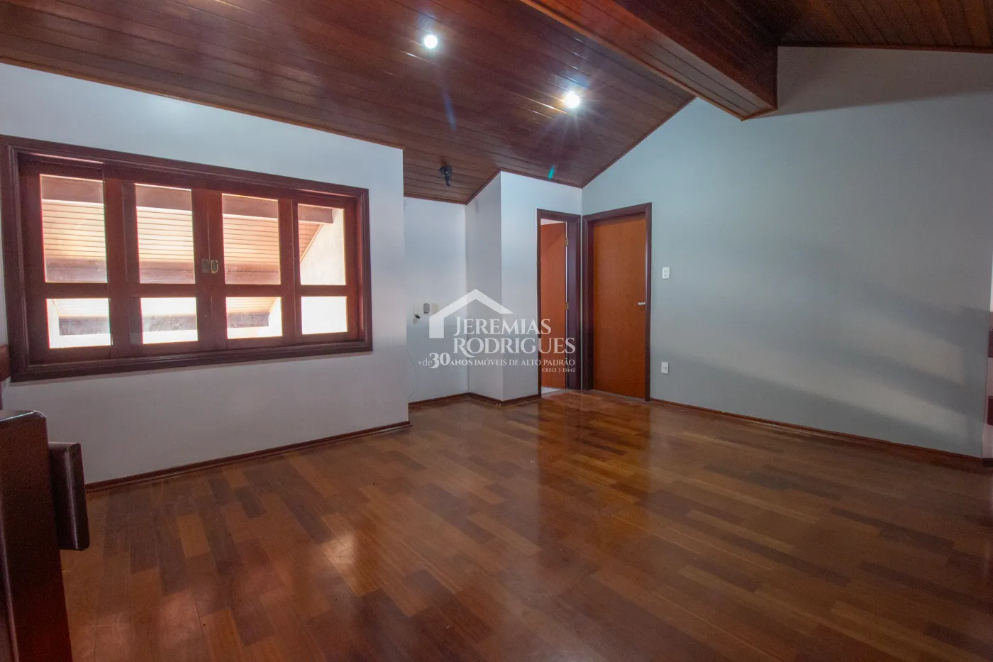 Casa com 4 suítes, 576 m² - Condomínio Village Paineiras - Pindamonhangaba/SP