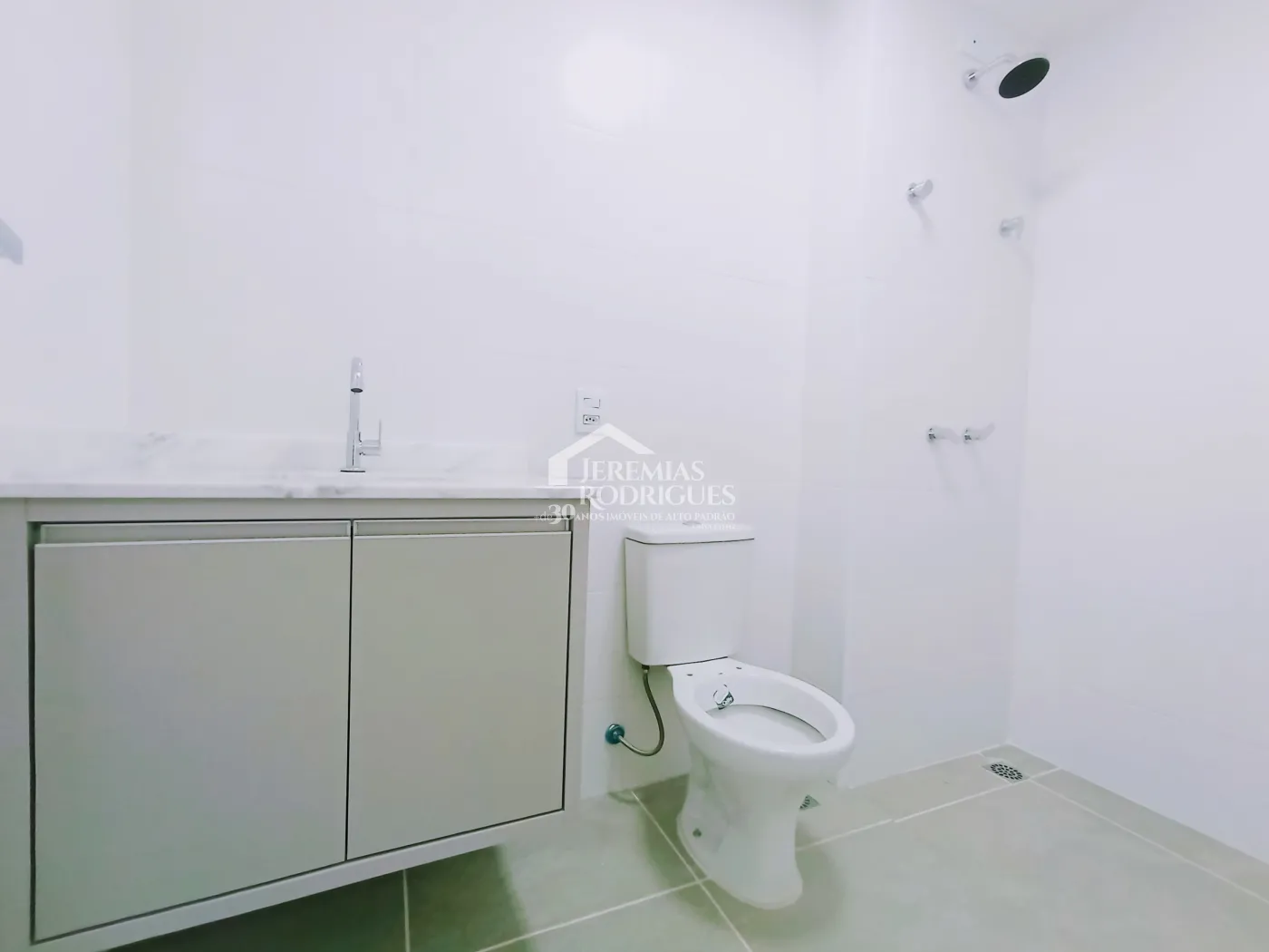 Apartamento à venda com 3 dormitórios, 119 m² no Edifício Residencial Elegance em Taubaté/SP.