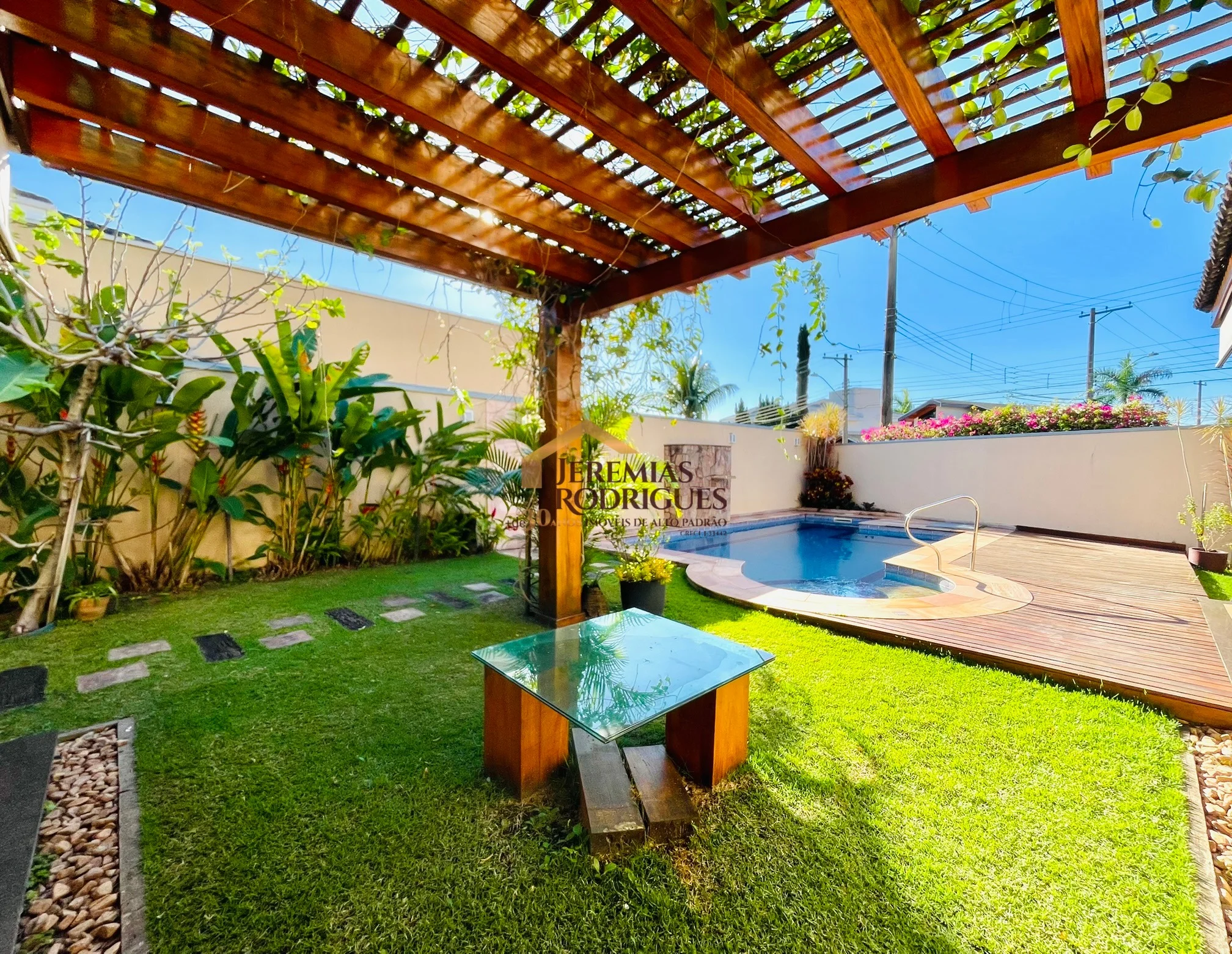 Casa para locação e venda no Taubaté Village em Taubaté/SP.