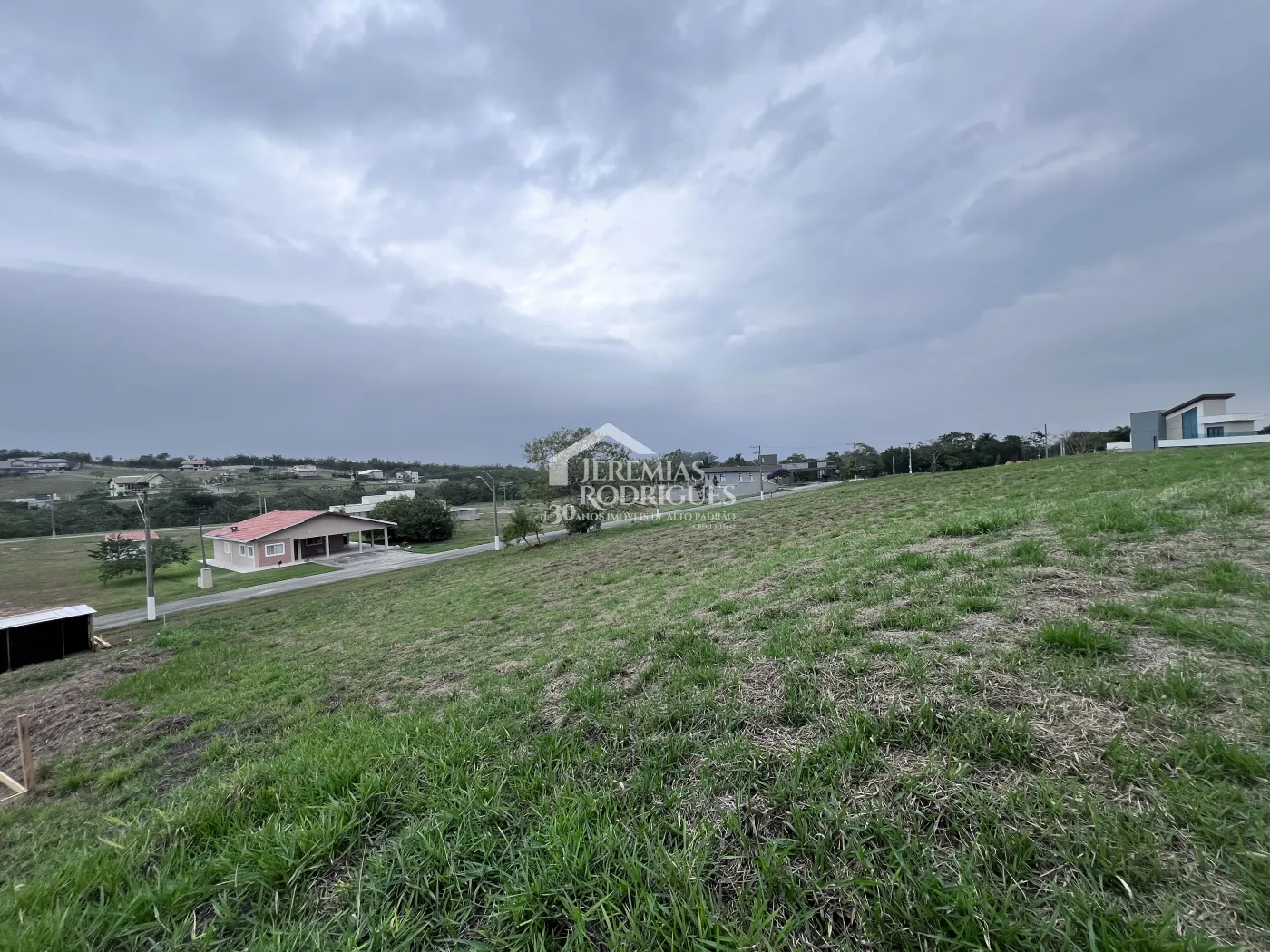 Terreno com 1.320 m² - Condomínio Village da Serra - Tremembé/SP