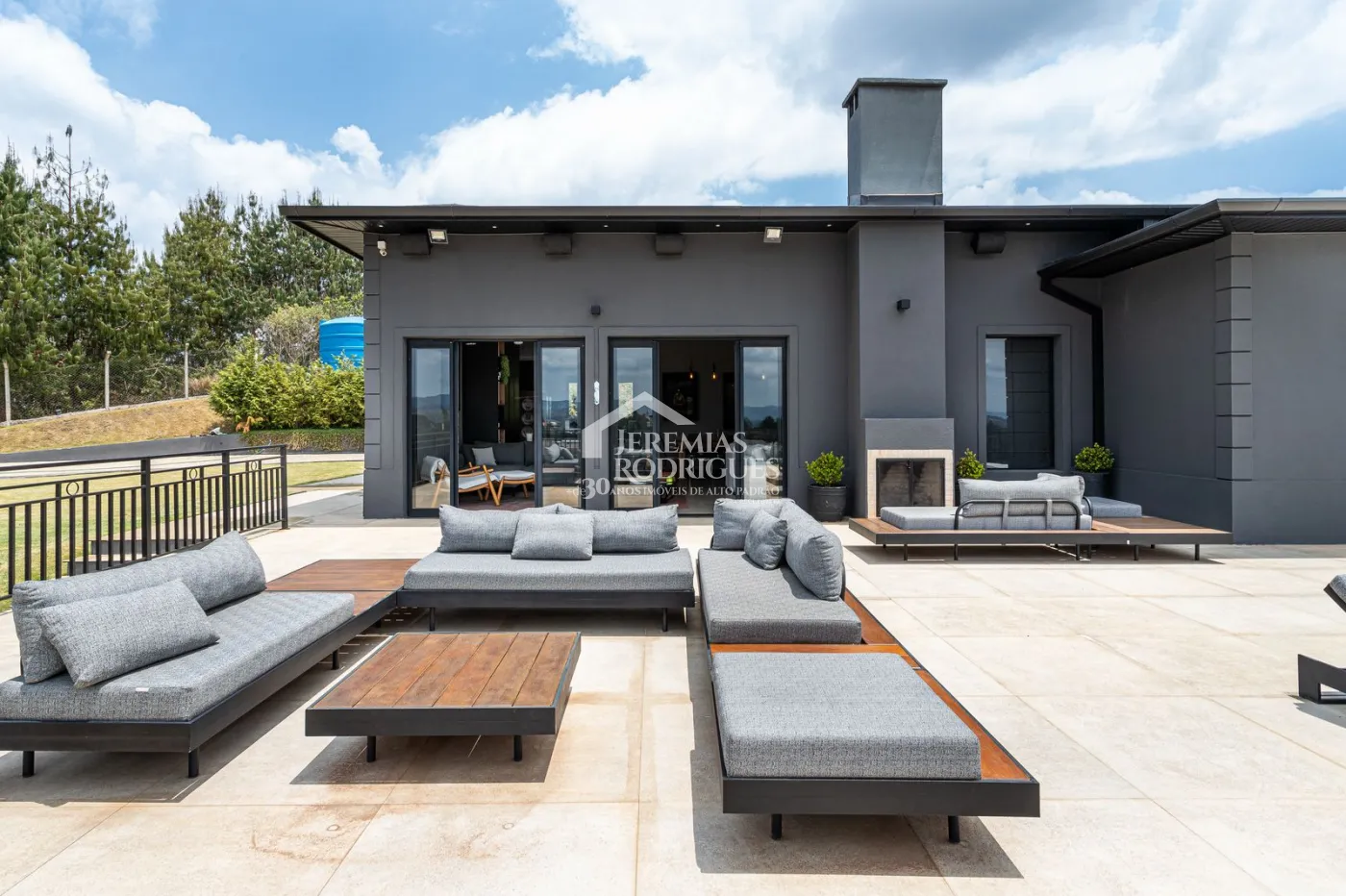 Casa para venda com 5 dormitórios no Residencial Estrelas da Mantiqueira em Campos do Jordão/SP