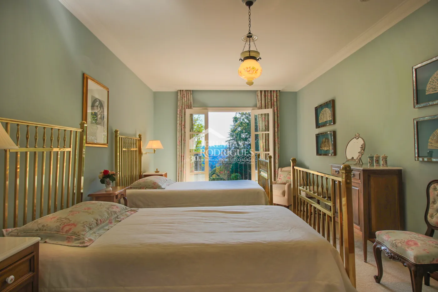 Sobrado com 6 suítes, 615 m² - Vila Inglesa - Campos do Jordão/SP.