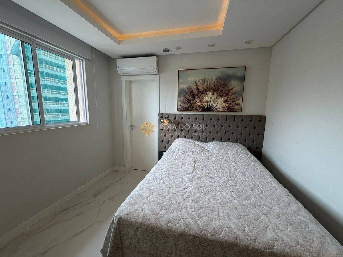 Apartamento Mobiliado 4 Suítes à Venda Meia Praia Itapema SC