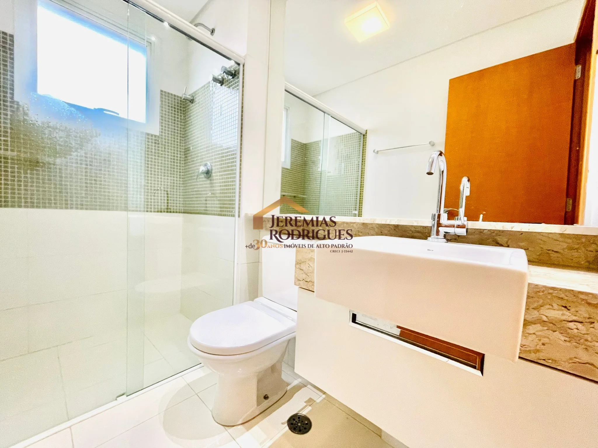 Apartamento Mobiliado para locação e venda no Condomínio Des Arts em Taubaté/SP.