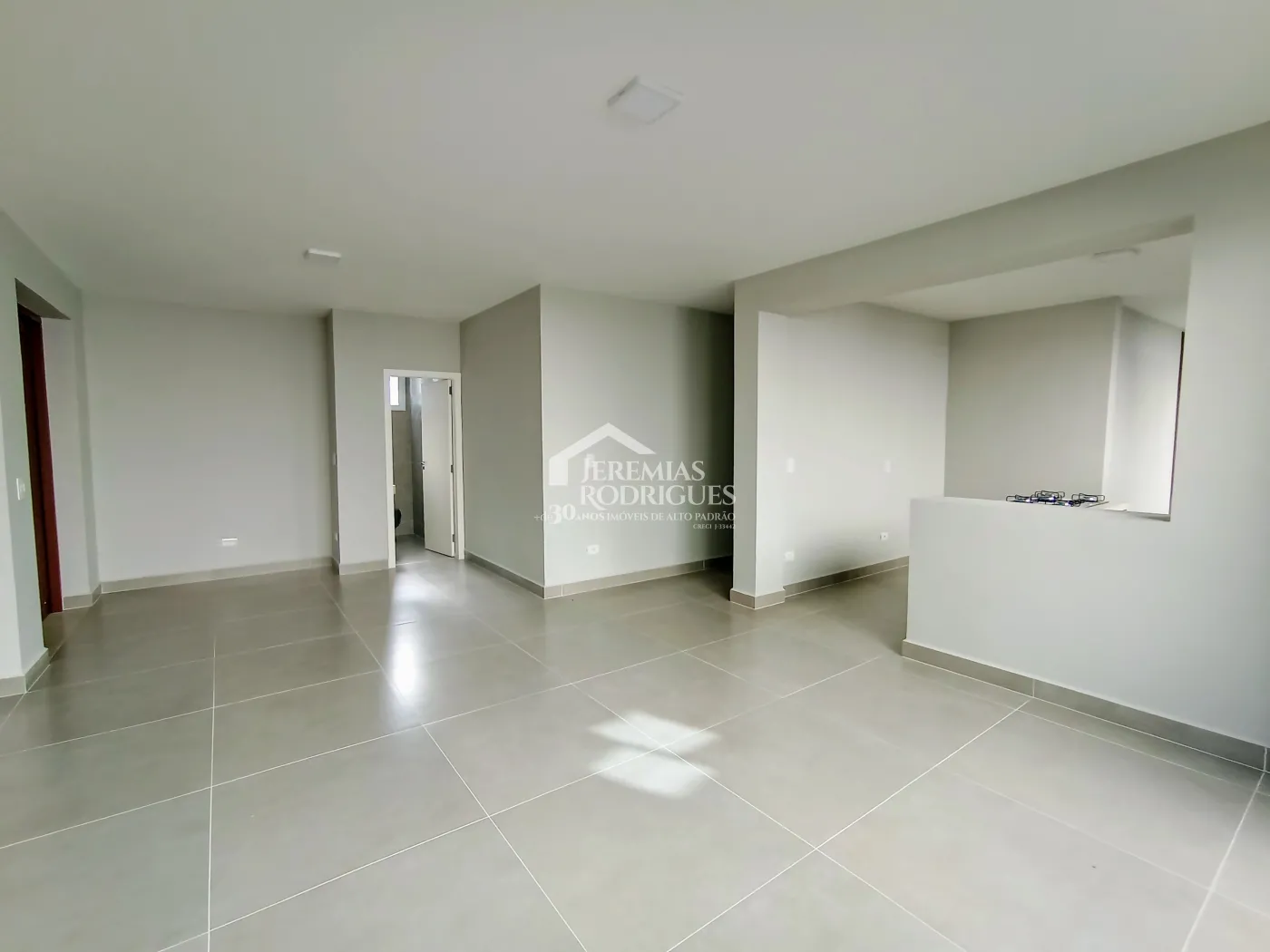 Casa à venda com 3 dormitórios no Condomínio Taubaté Village em Taubaté/SP.