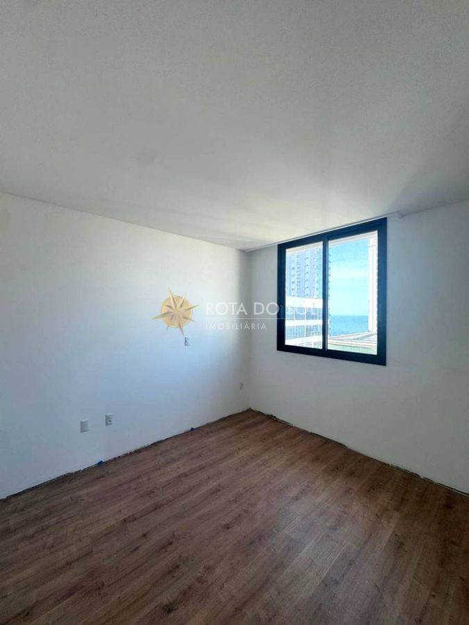 Aalborg Residence apartamento com 3 suítes e 2 vagas na Meia Praia
