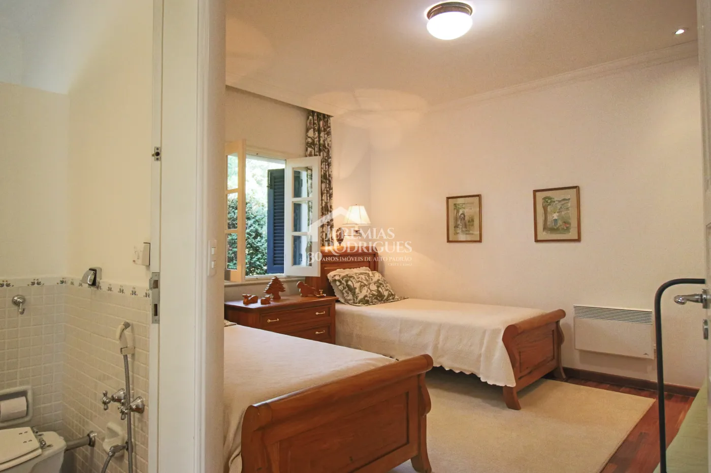 Sobrado com 6 suítes, 615 m² - Vila Inglesa - Campos do Jordão/SP.