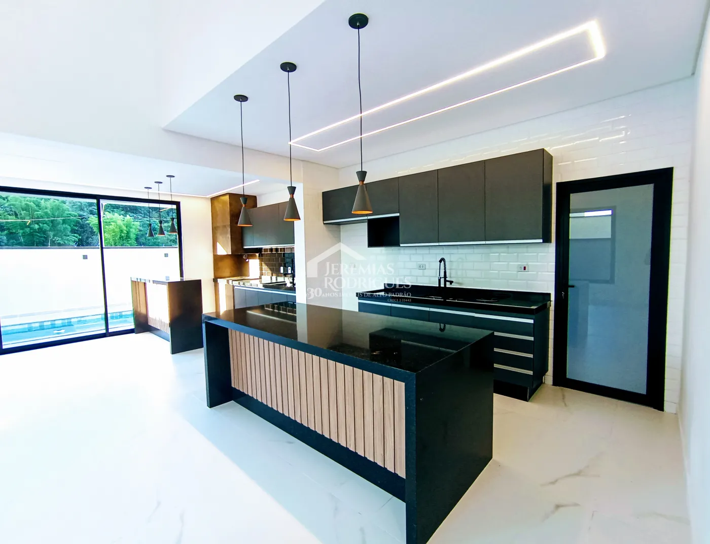 Casa assobradada à venda com 4 dormitórios no Condomínio Cyrella Landscape emTaubaté/SP.