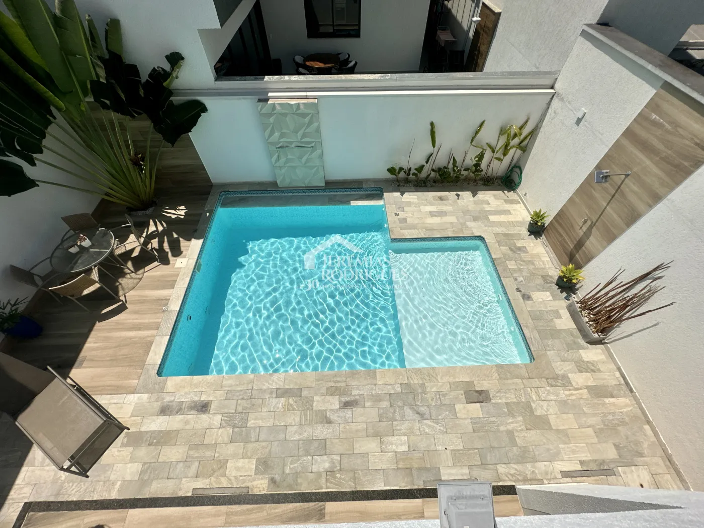 Casa para venda e locação com 3 dormitórios no Condomínio Tecoara em Taubaté/SP.