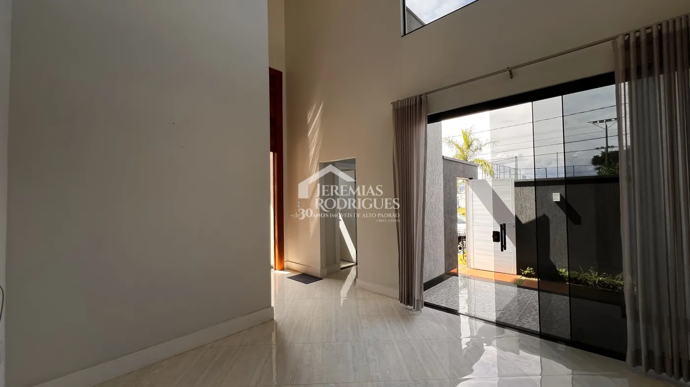 Casa à venda com 3 dormitórios no Condomínio Campos do Conde II em Tremembé/SP.