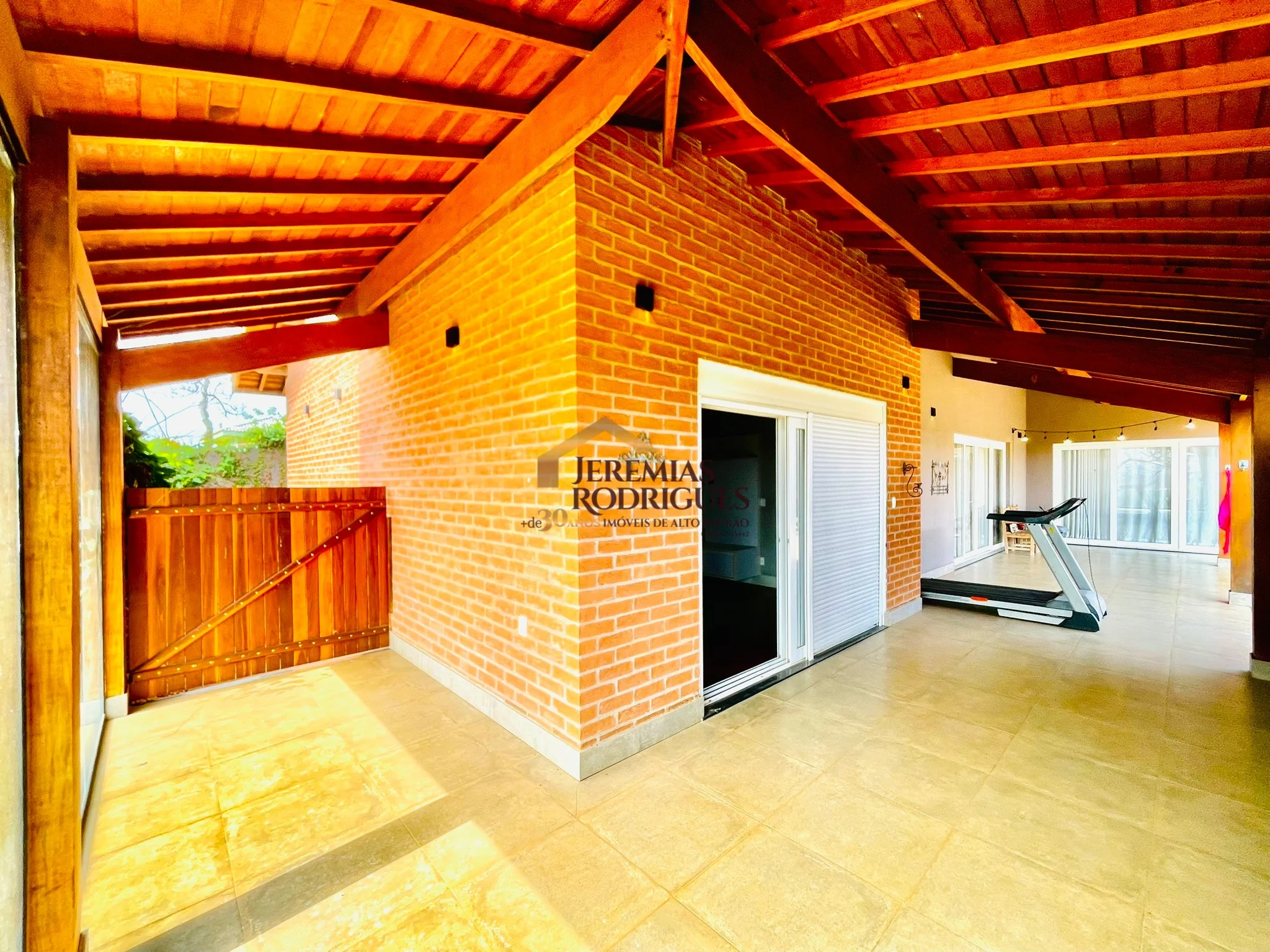 Casa à venda no  Residencial Reserva Altos do Cataguá em Taubaté/SP.