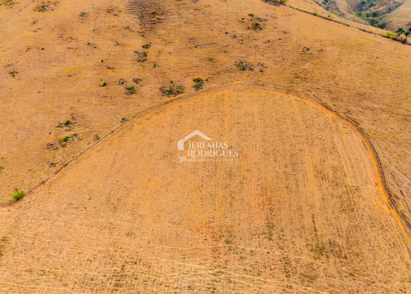Fazenda à venda com 400 alqueires em São Jose do Barreiro/SP.