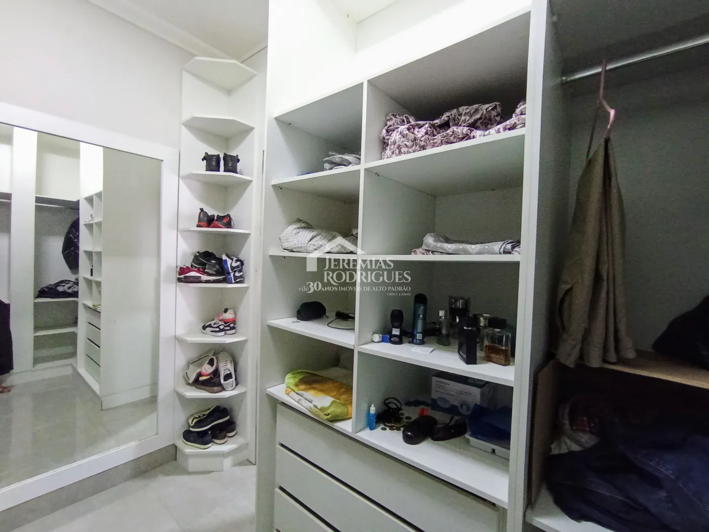 Casa para venda com 3 dormitórios no Condomínio Residencial Tecoara em Taubaté/SP