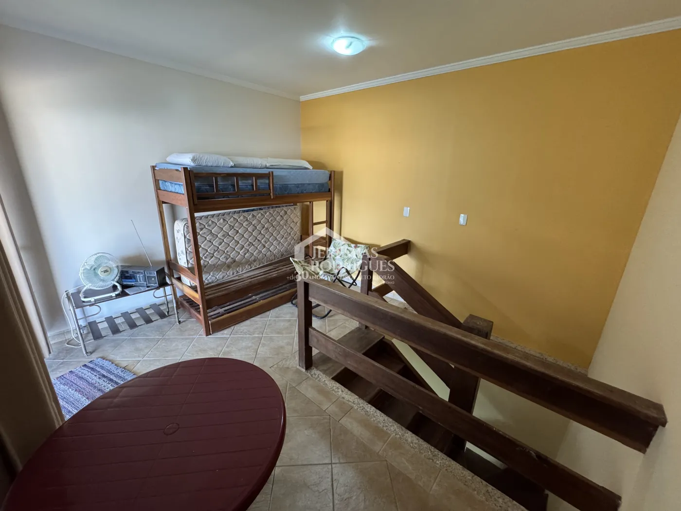 Apartamento à venda com 3 dormitórios, 239 m² no Edifício Pontal da Roca em Ubatuba/SP.