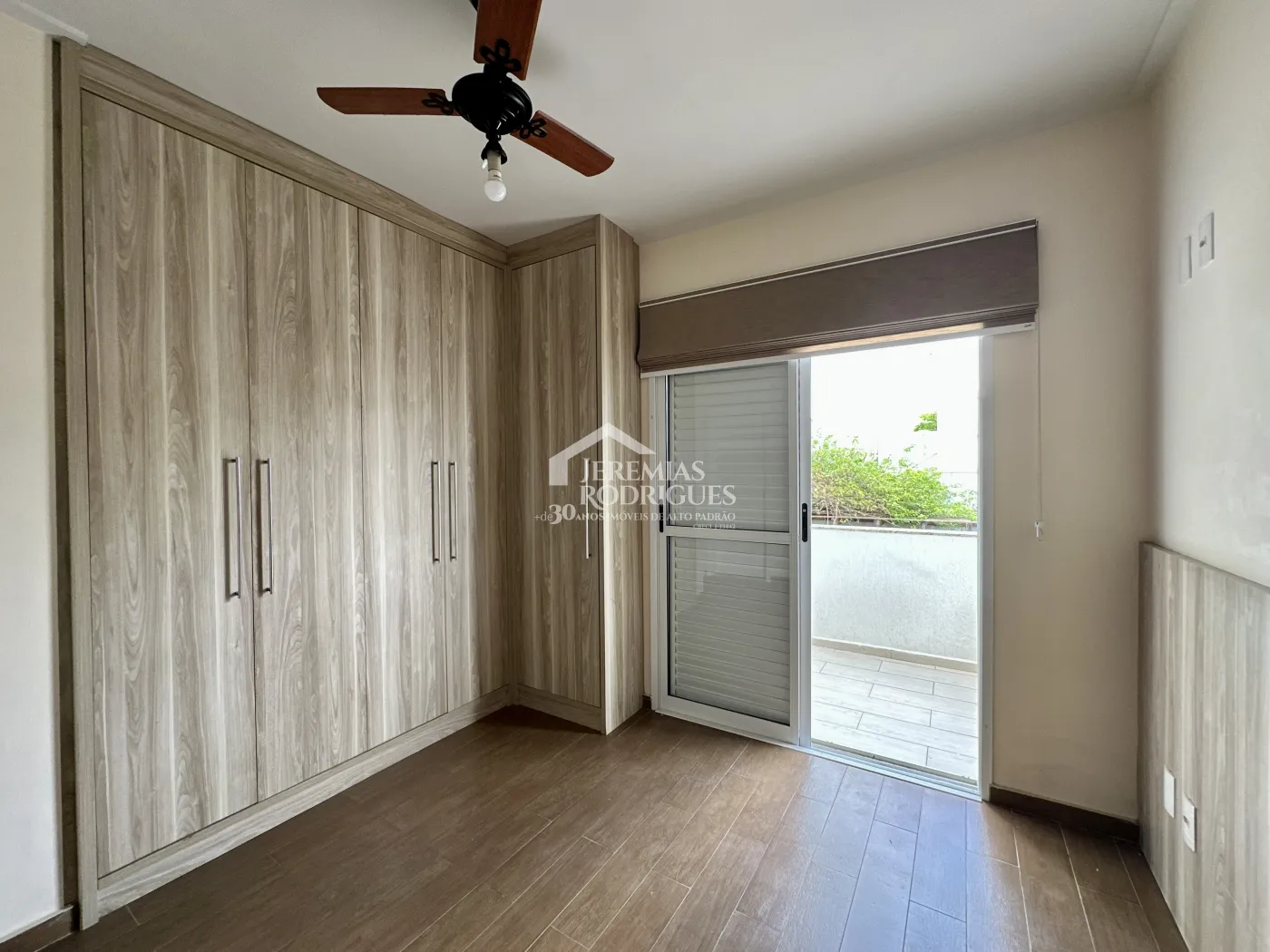 Casa para venda e locação com 4 suítes no Condomínio Campos do Conde II em Tremembé/SP