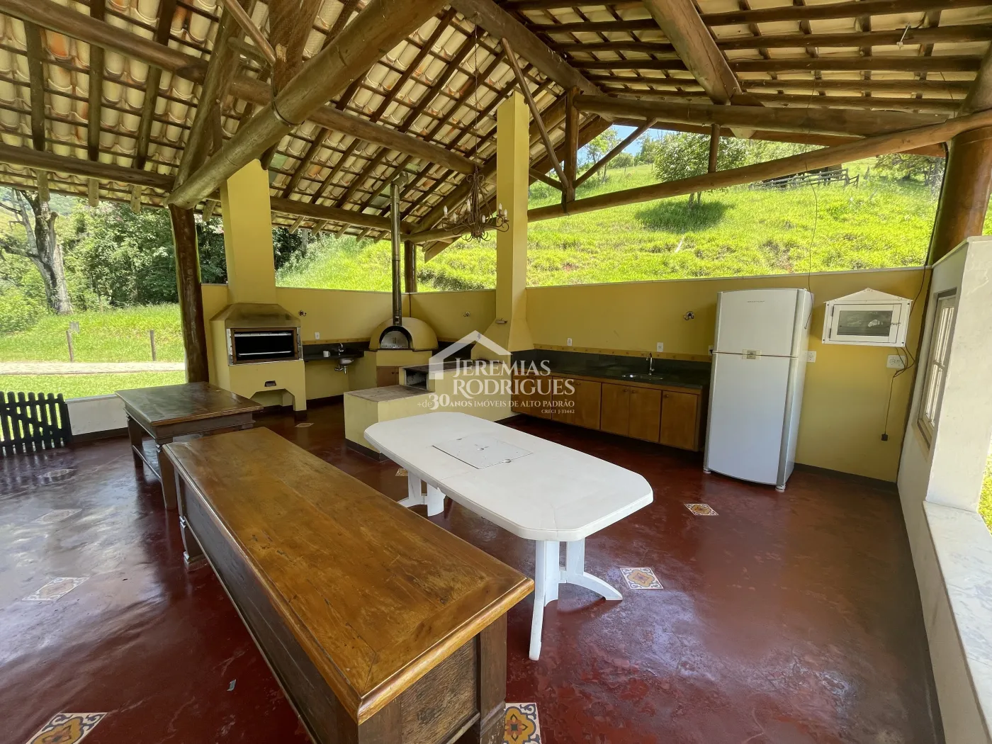 Fazenda com 12 dormitórios - Taubaté/SP