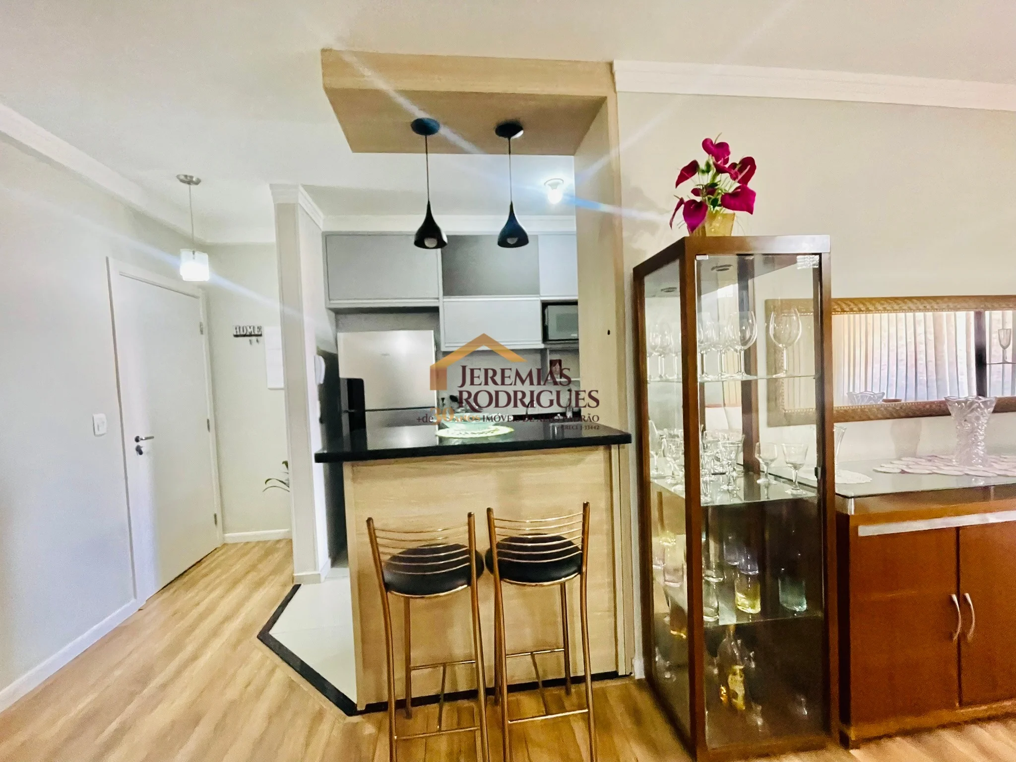 Apartamento à venda no Edifício Maison em Taubaté/ SP.