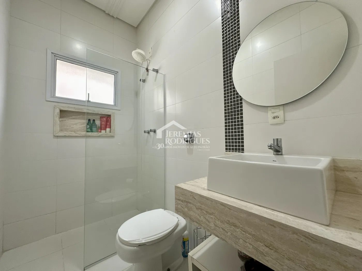 Casa à venda com 3 dormitórios no Condomínio Campos do Conde I em Tremembé/SP