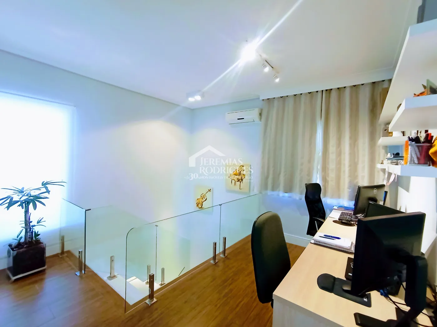 Casa à venda com 4 suítes no Condomínio Altos da Serra VI em São José dos Campos/SP