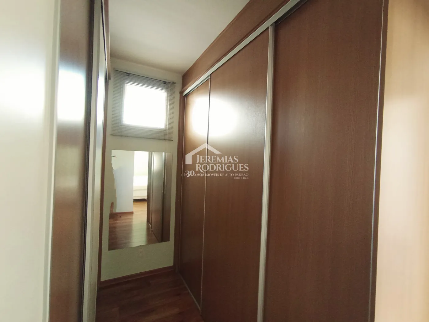 Casa à venda com 4 dormitórios no Condomínio Village Paineiras em Pindamonhangaba/SP