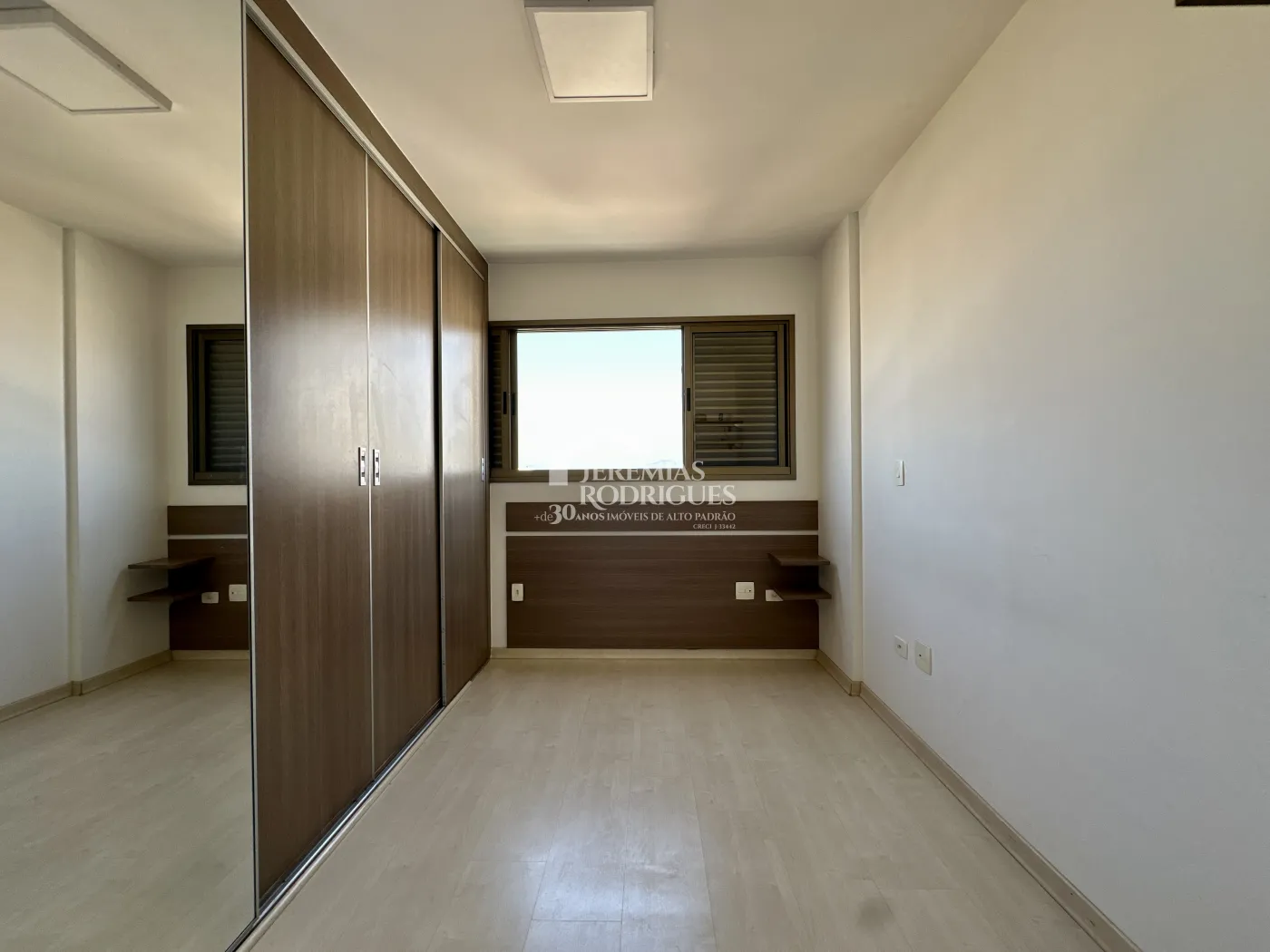 Apartamento com 3 dormitórios, 125 m² - Edifício Jabuticabeiras - Taubaté/SP.