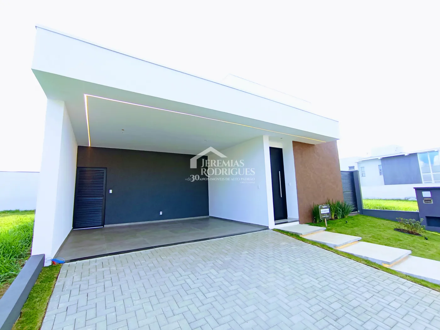 Casa à venda com 3 suítes no Condomínio Ouro Ville em Taubaté/SP