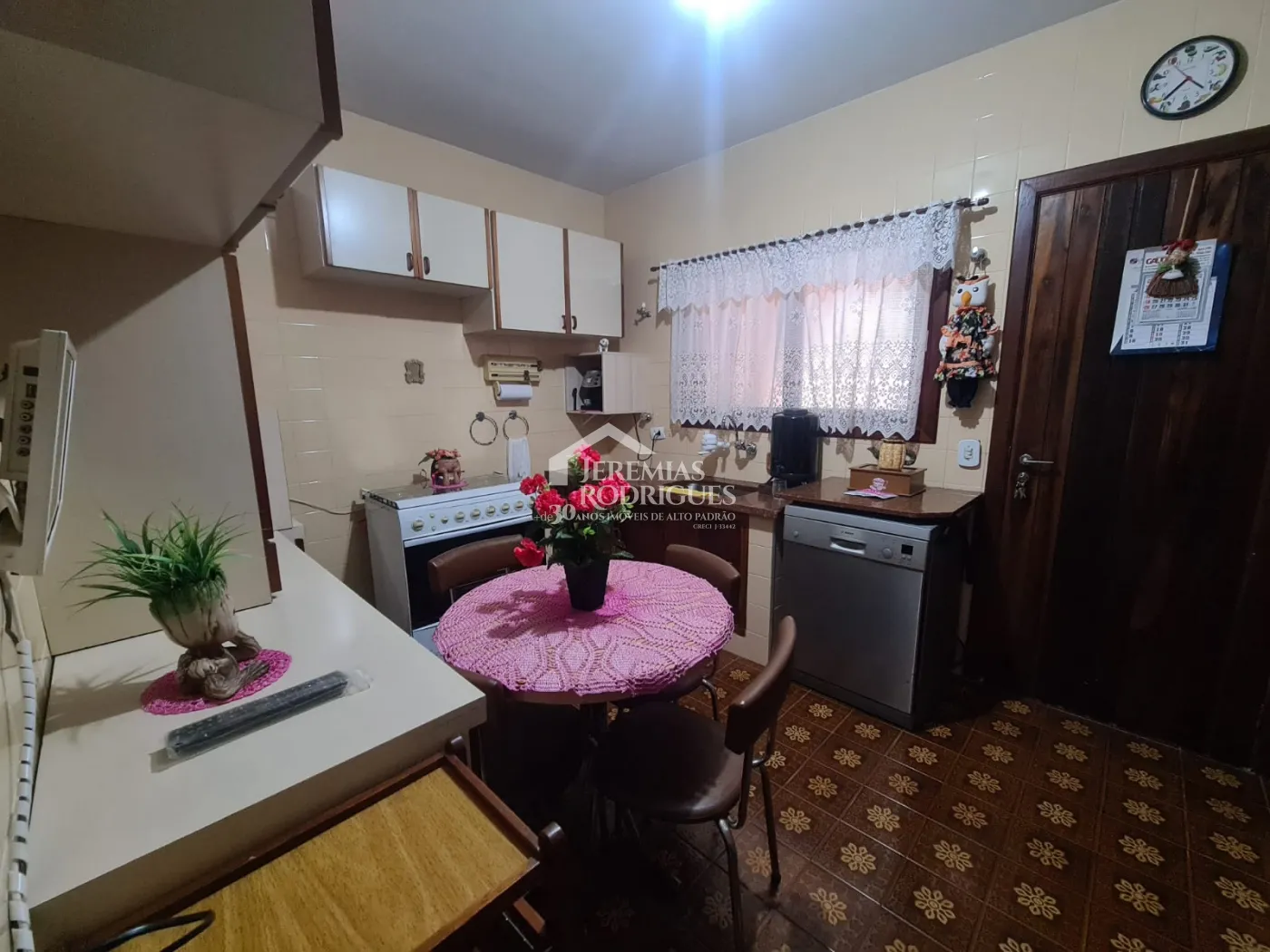 Casa com 4 dormitórios, 265 m² -  Alto do Capivari - Campos do Jordão /SP