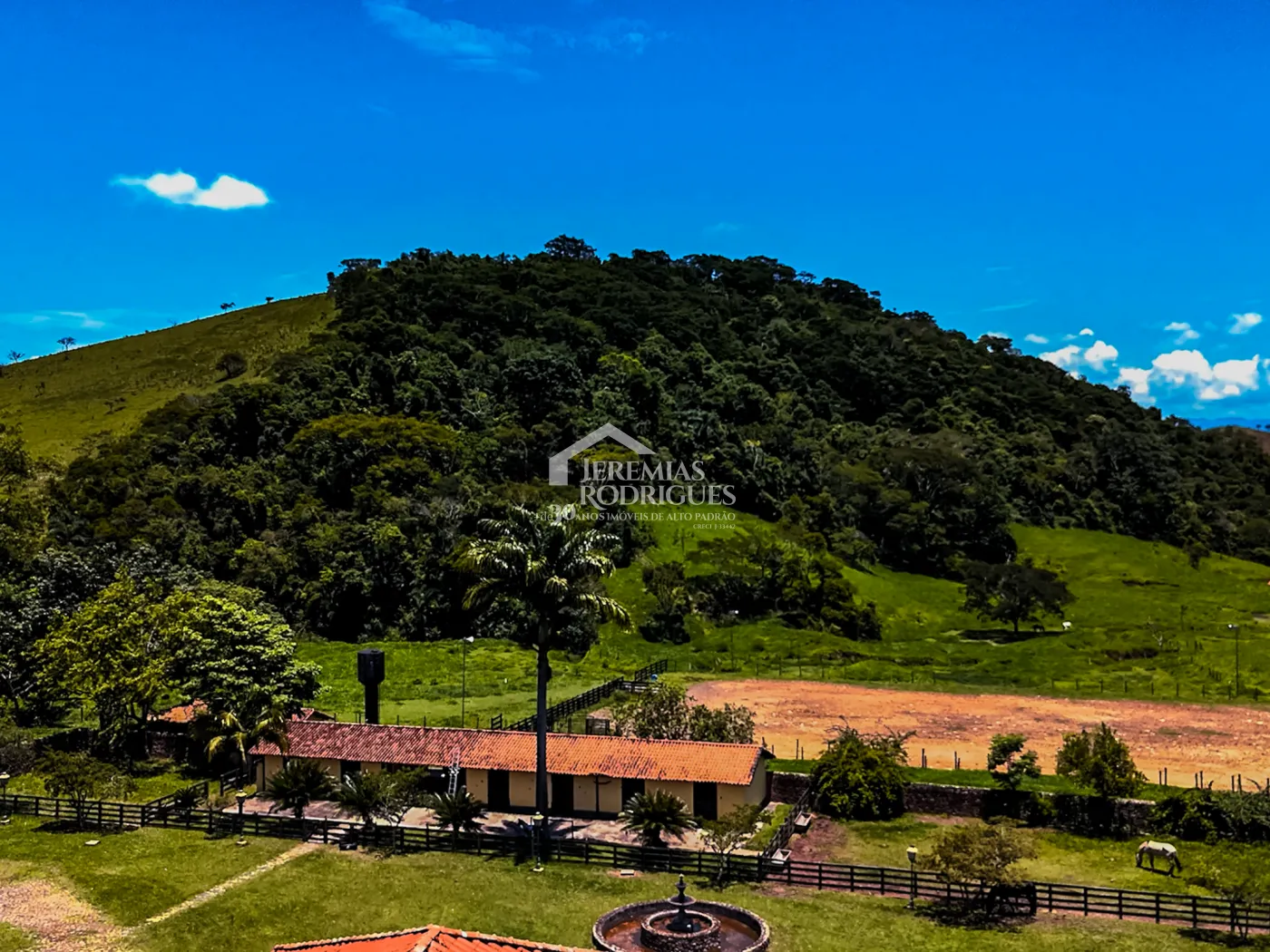 Fazenda à venda com 919,6 hectares em Cachoeira Paulista/SP.
