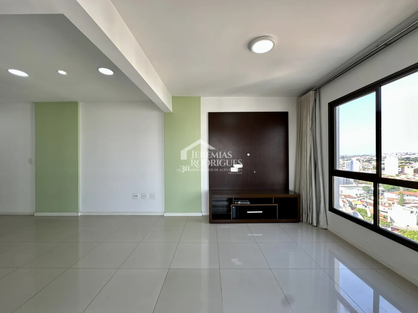 Apartamento com 3 dormitórios, 125 m² - Edifício Jabuticabeiras - Taubaté/SP.