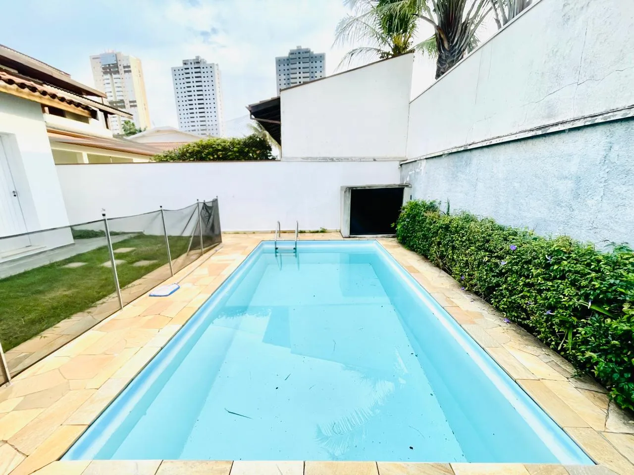 Casa com 3 dormitórios á venda no Condomínio Taubaté Village em Taubaté/SP.