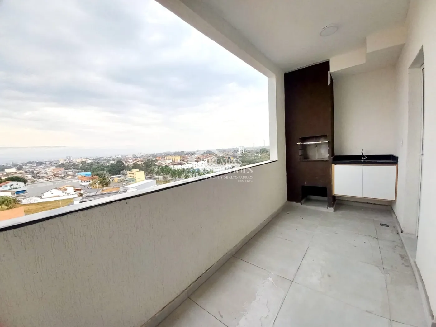 Apartamentos para venda e locação com 2 ou 3 dormitórios, 82 m² no Edifício Santiago em Pindamonhangaba/SP.