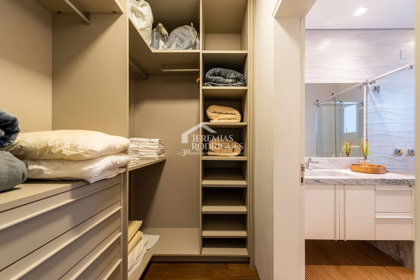 Casa para venda com 4 suítes no Condomínio Fazenda Dona Carolina em Itatiba/SP