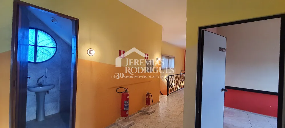 Prédio comercial com 310 m² -  Independencia - Taubaté/SP