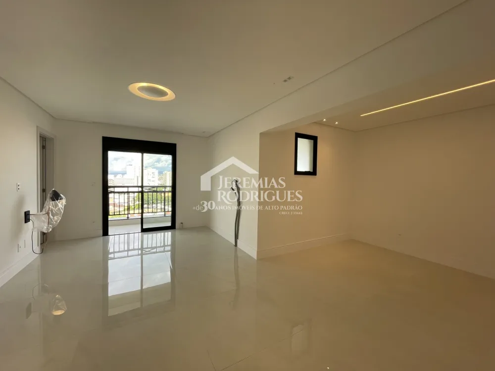 Apartamento com 3 suítes, 211 m² no Edifício Europa em Taubaté/SP